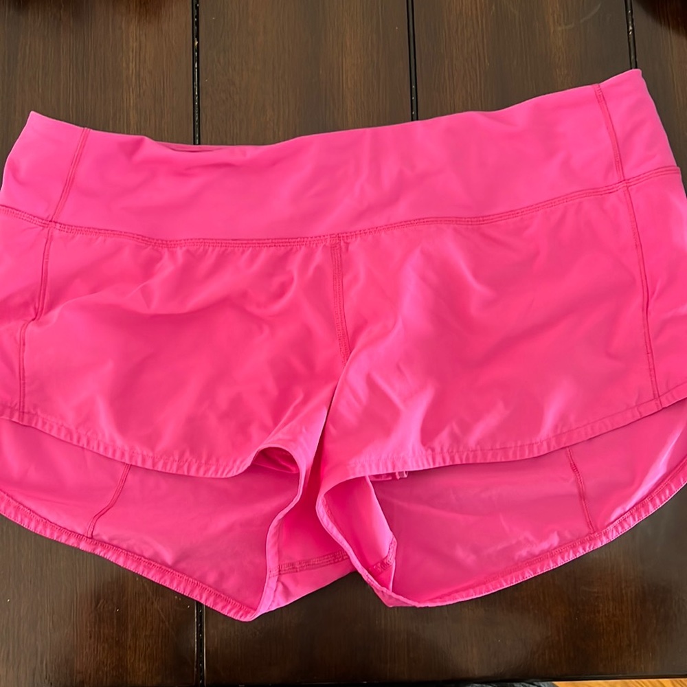 Lululemon Speed Up 2.5” shorts. Size 10. Great condition